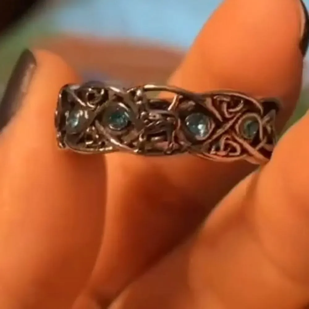 Unisex Silver Celtic Knot wolf Ring with Blue Accents sz 6